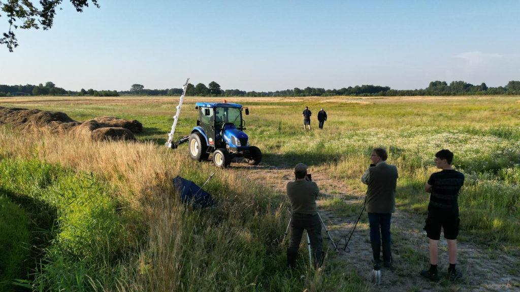 Natuurdrone team redt reekalveren